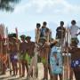 Polynésie française - les lanceurs de javelots devant Moorea