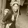 Laos - Femme akha et son enfant