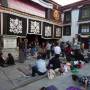 Chine - pèlerinage au Jokhang - reptation