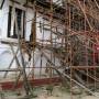 Népal - Le musée peine à rester debout après le séisme...