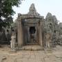 Cambodge - le Bayon ! incarne le genie creatif et l