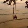 Thaïlande - la balancoire de la plage au soleil couchant