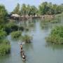Laos - Pecheurs a l epervier sur un bras du Mekong