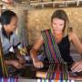 Indonésie - Céline en apprentissage tissage