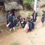 Laos - village lanthen en tenue tradi