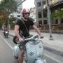 Thailande - Un beau gosse en Vespa