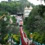 Thaïlande - temple perché dans les montagnes et escalier dragon vertigineux