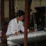 Cambodge - elle tisse de la soie
