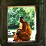 Cambodge - moine posant à Banteay Kdei