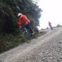 Bolivie - VTT - death road - eve et vincent en plein effort