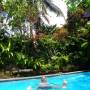 Indonésie - 30 ans et les doigts de pieds en eventail dans la piscine... bon debut!!!