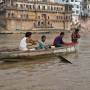 Inde - Bateau de pécheurs sur le Gange