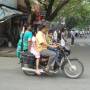 Inde - Famille sur la moto...tres typique!