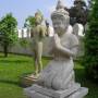 Cambodge - Statues dans l entree du palais royal