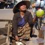 Laos - Une vendeuse ambulante