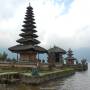 Indonésie - Bedughul temple sur le lac Beratan