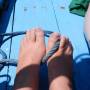 Indonésie - Mes pieds sur un bateau
