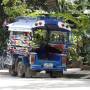 Laos - Tuk Tuk et son chauffeur