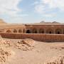 Iran - Plein Sud.. Beau caravanserail abandonné et désert