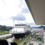 Panama - Bateau de croisiere. Il faut 8 a 10h pour qu un bateau traverse le canal (80km)