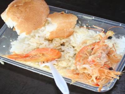 un petit riz aux crevettes