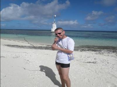 Yohann a trouvé un tricot rayé
