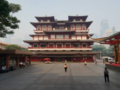 Buddha tooth relic temple