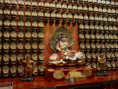 Buddha tooth relic temple