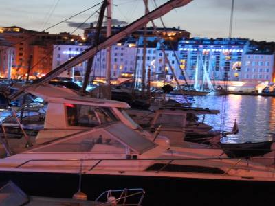 Le soir près du vieux port