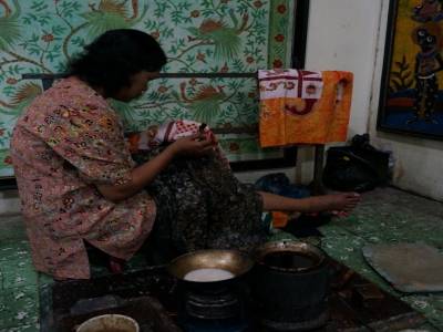 Démonstration de création de batik