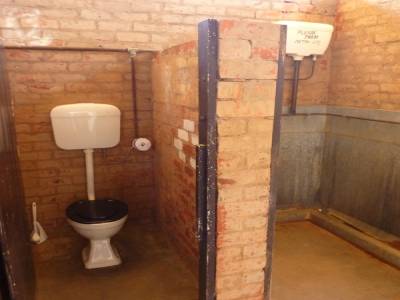 Toilettes + urinoire