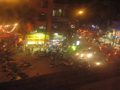 Hanoi de nuit, vu du train