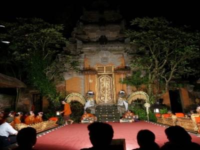 Spectacle Legong Dance