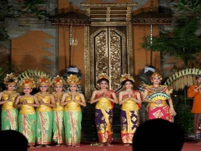 Spectacle Legong Dance