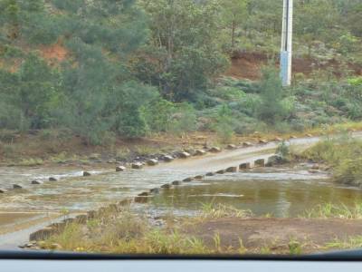 Un gué sur la route du Sud