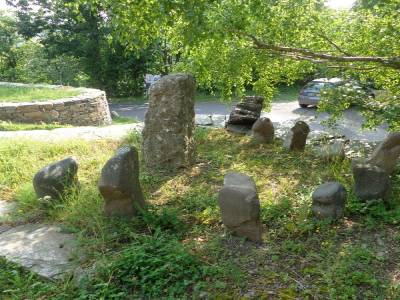Mini Stonehedge , Figerolles
