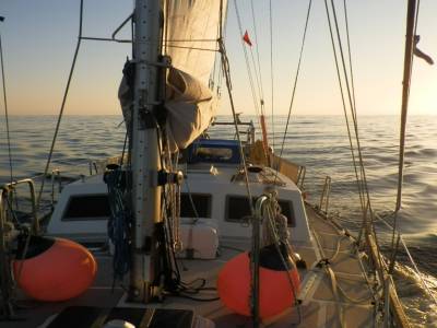 Lever de soleil sur le bateau