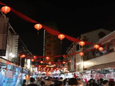 L'ambiance dans les rues de Chinatown