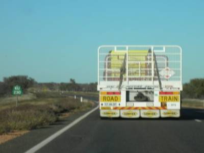 premier road train dépassé