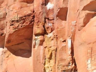 couleur corail des roches