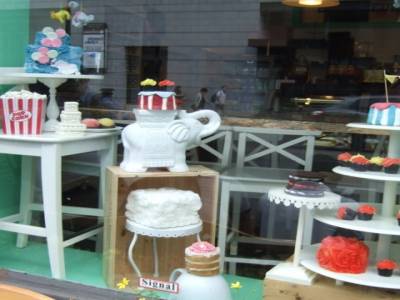 Les patisseries anglaises, hum!!! De la bonne crème au beurre...