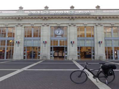 gare de Valence 7 h , samedi matin