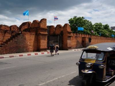 Pratu Tha Phae (porte Est)