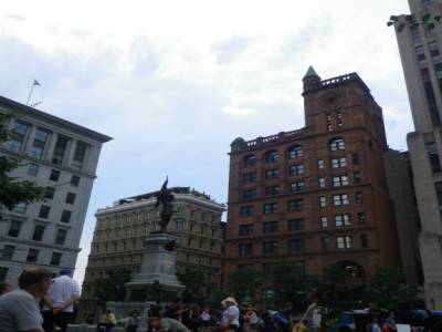 Le Vieux Montréal - Place d'armes