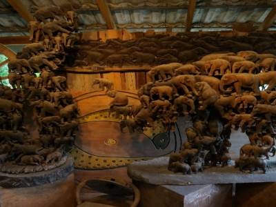 Atelier de sculpture d'éléphant