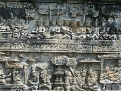 magnifiques bas-reliefs
