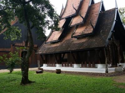 Baan Dam (maison noire)