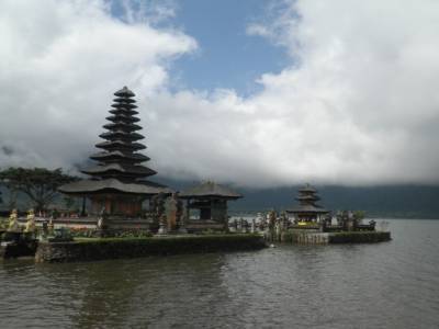 le temple sur le lac