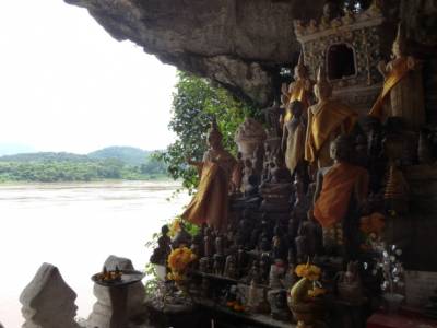 bouddhas cave