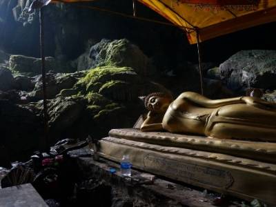 Grotte de Tham Phu Kham
